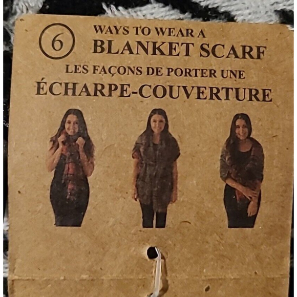 Just Cozy Blanket Scarf Wrap Black & White Soft Fringe 56" x 28" New With Tags - Picture 5 of 7